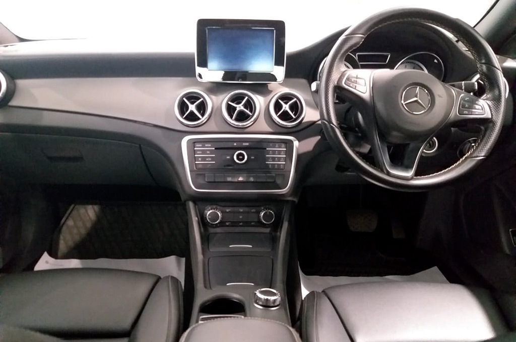 Buy Used Mercedes Benz Cla Cla 200 In Mumbai Pre Owned